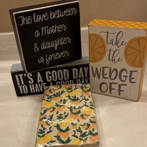 Decorative Wooden Sign Set and Guest Paper Hand Towels